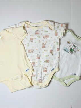 Gerber Onesies Baby Short Sleeve Bodysuit lot of 3 Pastel Vintage Style Unisex